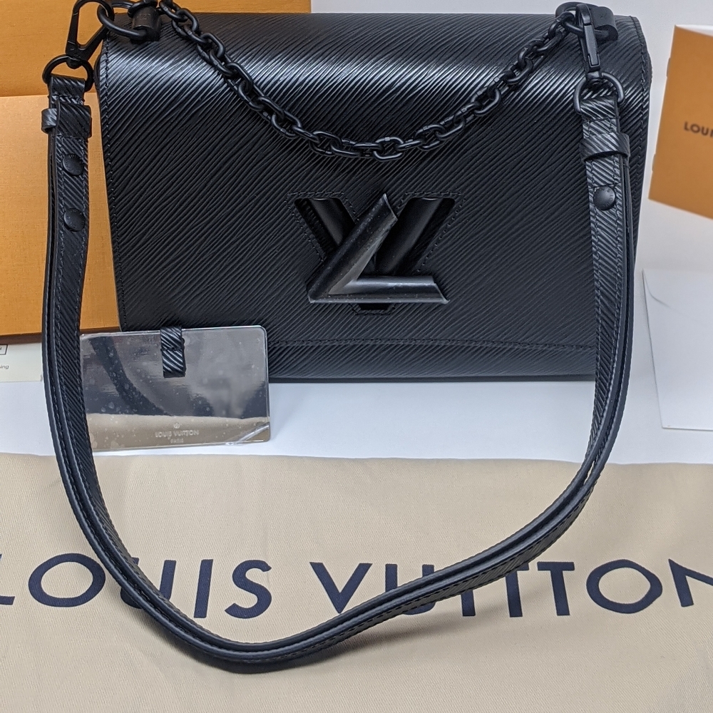 🚨Sale 🦄🎉HP🎉Louis Vuitton All Matte Black Twist MM Shoulder bag💕Rare! - Picture 2 of 16